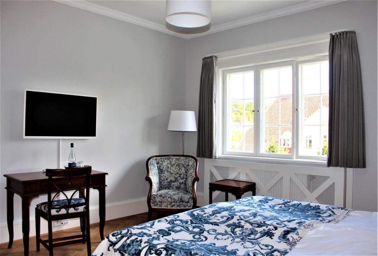Hotel Fredensborg Store Kro Exterior photo