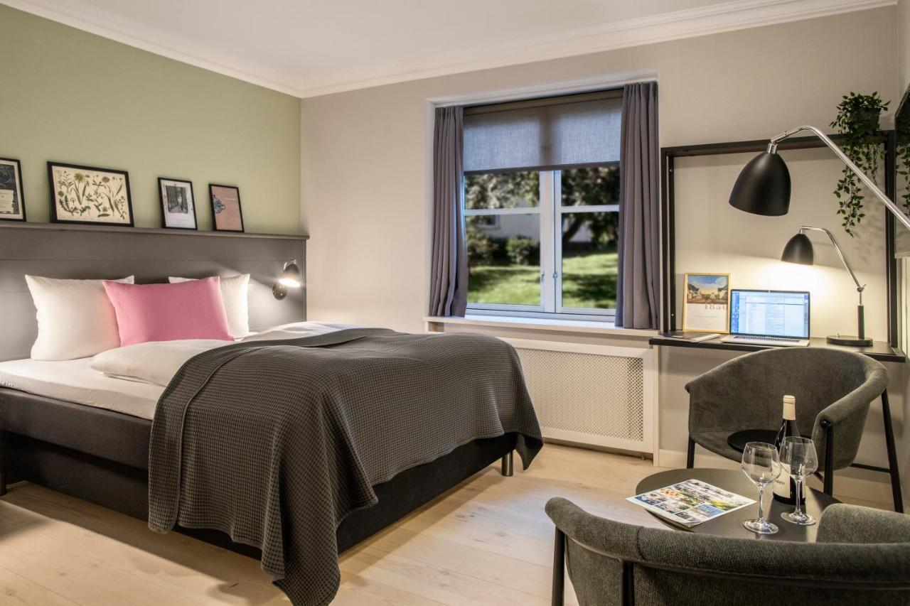 Hotel Fredensborg Store Kro Exterior photo