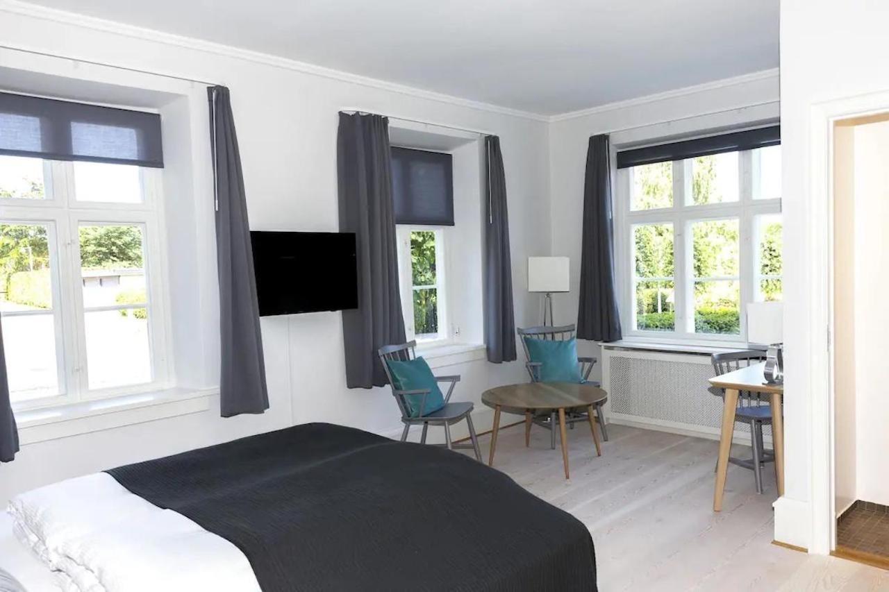 Hotel Fredensborg Store Kro Exterior photo