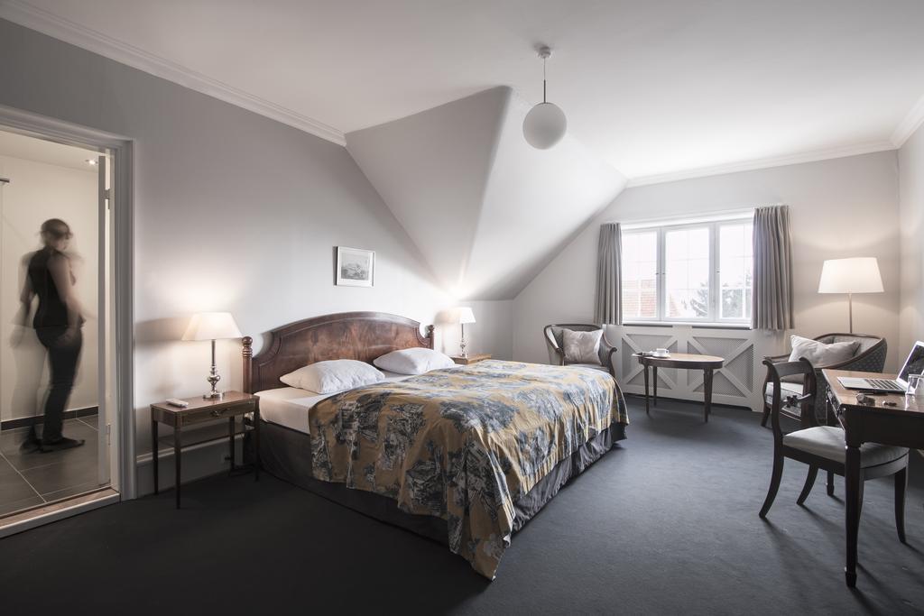 Hotel Fredensborg Store Kro Exterior photo