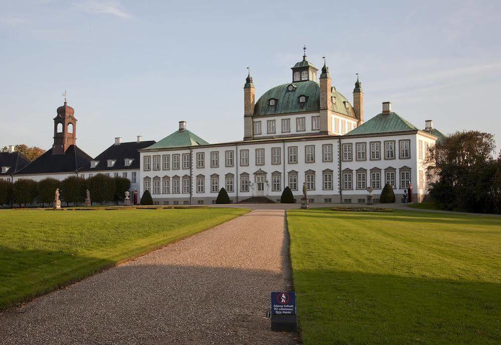 Hotel Fredensborg Store Kro Exterior photo