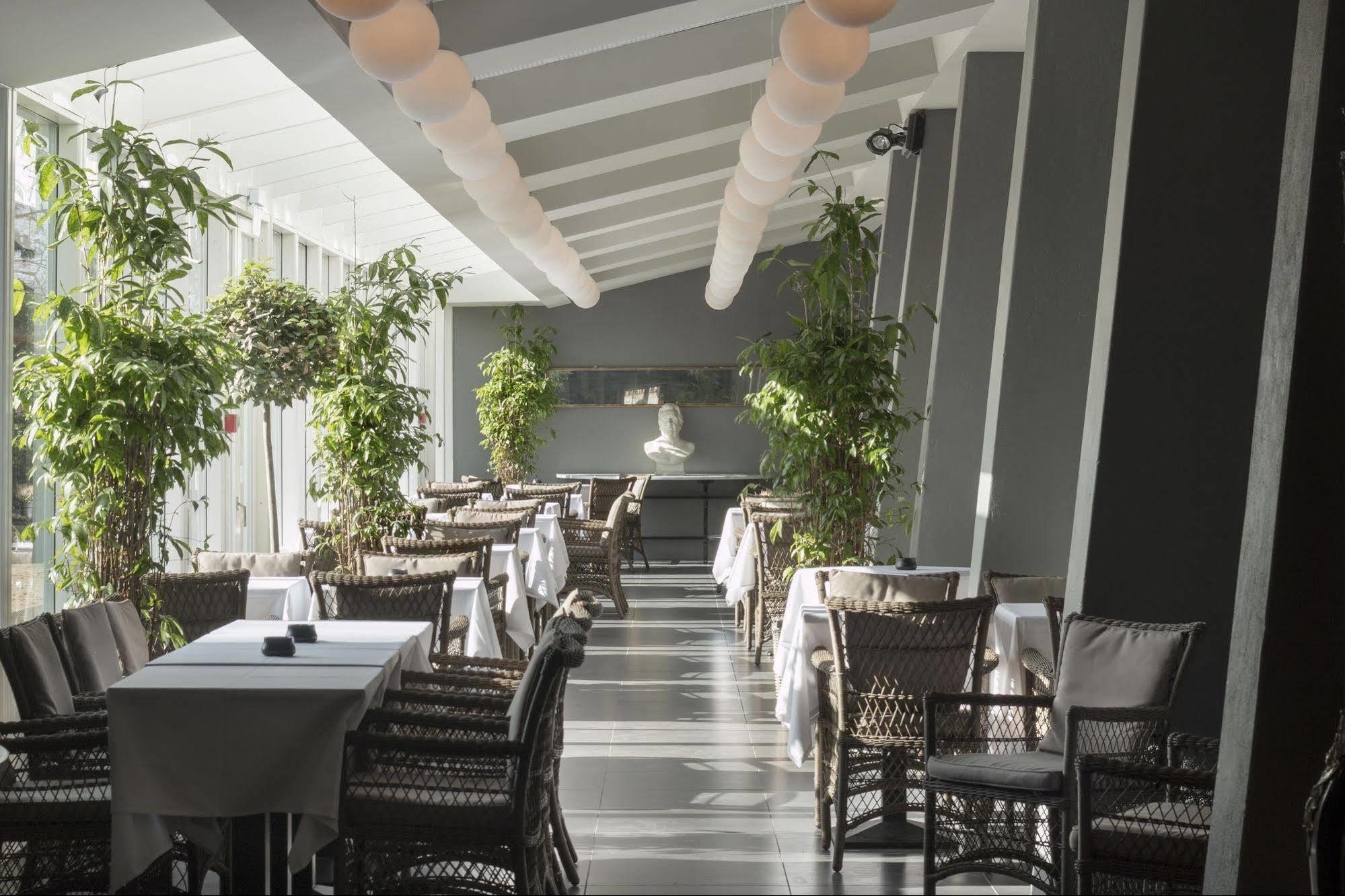 Hotel Fredensborg Store Kro Exterior photo