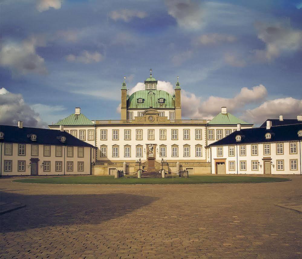 Hotel Fredensborg Store Kro Exterior photo